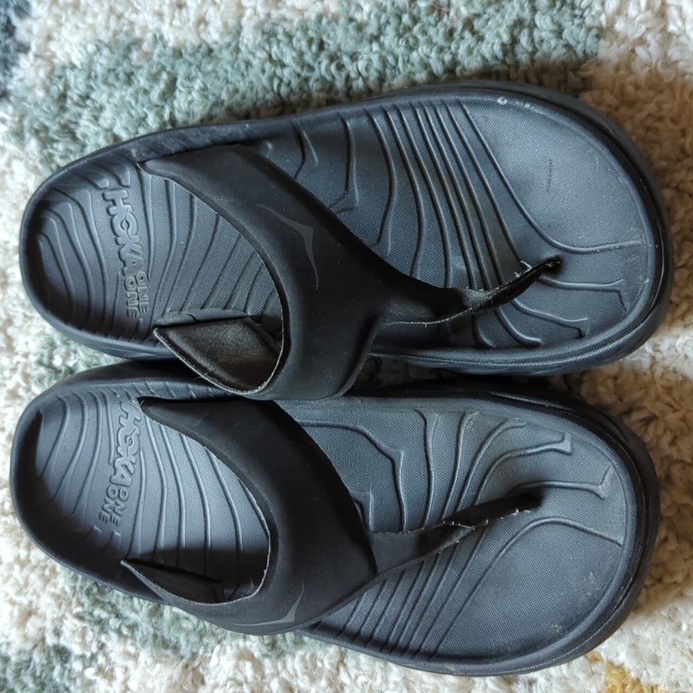 HOKA unisex slides M8 W10